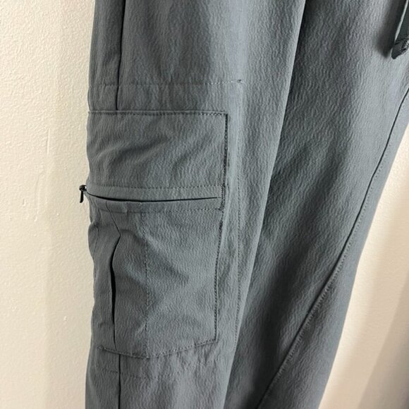 Mountain Hardwear Women's Dark Grey Capris - Picture 3 of 9